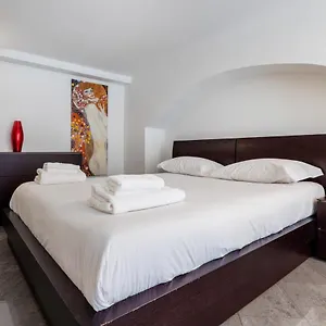 https://esclusivo-loft-in-porta-romana-a-250m-dalla-bocconi.it-lombardy.com